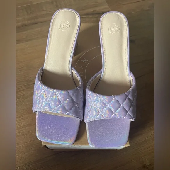 URBAN OUTFITTERS-NWT/Box Women's Quilted Lavender Sandals - Picture 9 of 16